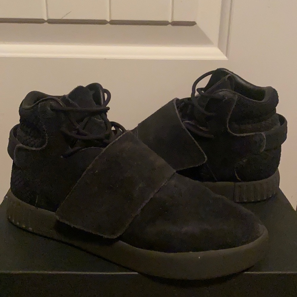 Adidas tubular invaders
